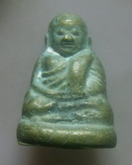 **เบา​ๆ​**รูปหล่อหลวงพ่อเงิน วัดบางคลาน เนื้อทองผสม เก่าๆ มีคราบเบ้า**เนื้อจัด สวยๆ เชิญชมครับ 