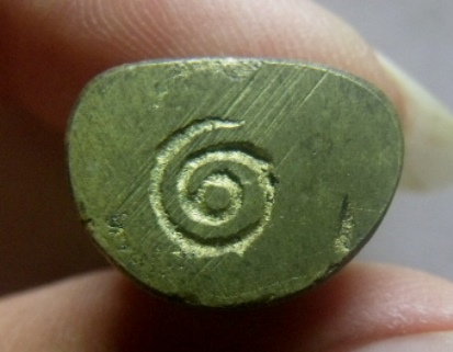 **เบา​ๆ​**รูปหล่อหลวงพ่อเงิน วัดบางคลาน ใต้ฐานเลข ๑ เนื้อทองผสม เก่าๆ**เนื้อจัด สวยๆ เชิญชมครับ