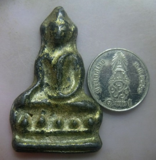 **เบา​ๆ​**พระพุทธนั่งปางมารวิชัย เนื้อชิน ปิดทอง เก่า ไม่ทราบที่**สวยๆ เนื้อจัด เชิญชมครับ