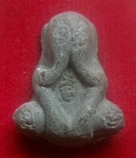 **เบาๆ**พระปิดตาหลวงปู่นาค วัดห้วยจระเข้ เนื้อผงใบลานเก้ากัณฑ์ รุ่นขุมทรัพย์ ๑๑๕ ปี**ผงตะไบเมฆพัตร