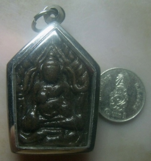 **เบาๆ**พระขุนแผนอุ้มไก่ หลังรูปเหมือน หลวงปู่สรวง เทวดาเล่นดิน วัดไพรพัฒนา จ.ศรีสะเกษ**ใส่กรอบพร้อม