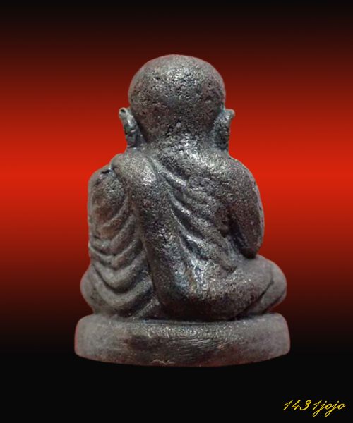 รูปหล่อหลวงพ่อเงิน บางคลาน พิมพ์เล็ก รุ่นพระธรรมปิฎก ๖๑ เนื้อนวโลหะกลับดำ ปี 2535 สวยและหายาก