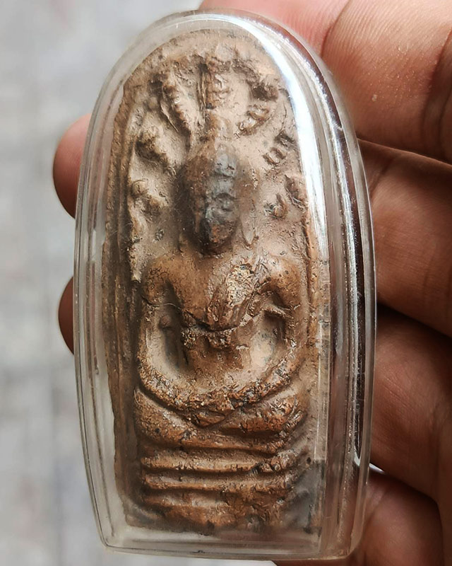 พระนาคปรกเนื้อดิน เลี่ยมเดิมแกะทองขาย สูง 6 ซ.ม.เศษ พระบ้านเก่าเก็บหลายสิบปีไม่ทราบที่