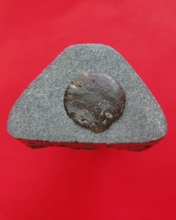 พระรูปเหมือน หลวงปู่ละมัย เนื้อหินหยกแม่น้ำโขง ก้นอุดชันนะโรง รุ่น เสาร์ ๕ (อจินตรัย) "รวยทันตา" 