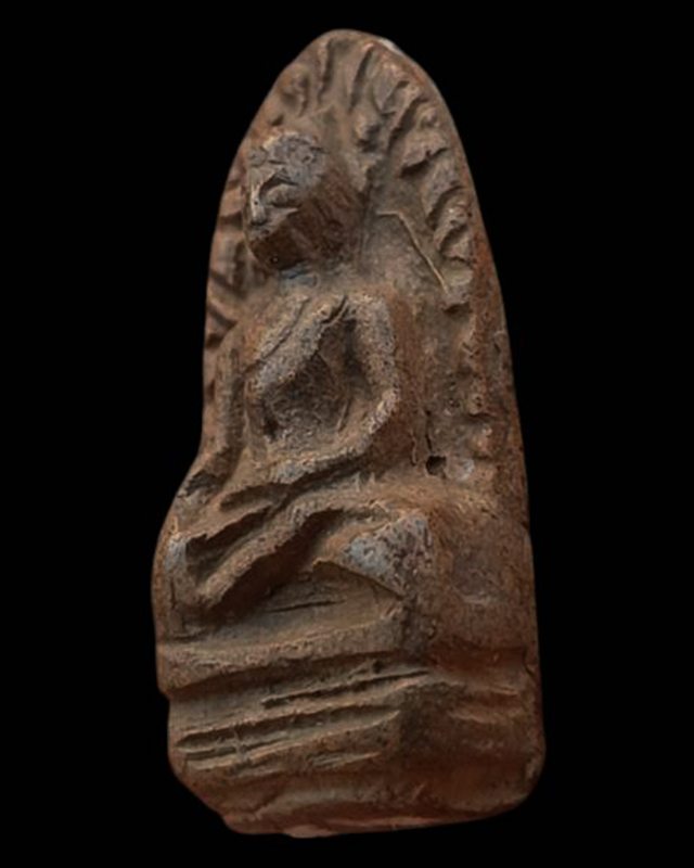 พระรอดเนื้อดิน พระบ้านเก่าเก็บหลายสิบปี สูง 2.5 ซ.ม. พระแท้ไม่ทราบที่