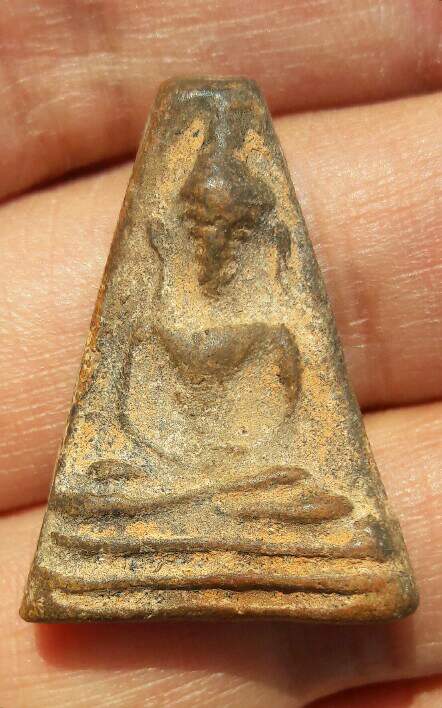 พระผงสุพรรณจงอางศึก อู่ทองจงอางศึก(มุ่ย ถิร โพธิ์ โต๊ะ เงิน และคณาจารย์เกือบ 60 รูป) เคาะเดียว(40)