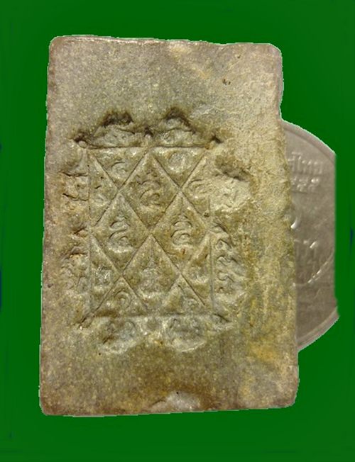 หลวงปู่เฒ่า วัดม่วง ปี2506 พระผงน้ำมันผสมว่านพิมพ์รูปเหมือนนิยม หลวงปู่ทิม วัดช้างไห้ เจ้าพิธี