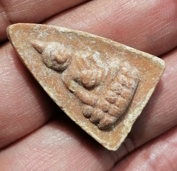 พระเนื้อผงน้ำมันไม่ทราบที่ เคาะเดียว     