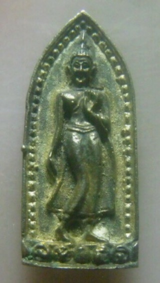 **เบา​ๆ​**เหรียญหล่อพระพุทธปางลีลา หลวงพ่อแพ รุ่นทวีทรัพย์ วัดพิกุลทอง จ.สิงห์บุรี**กะไหล่เงิน สวย