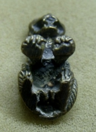 **เบา​ๆ​**เสือหล่อโบราณ มียันต์รอบองค์ เนื้อทองผสม สวยๆ ไม่ทราบที่**เชิญชมครับ