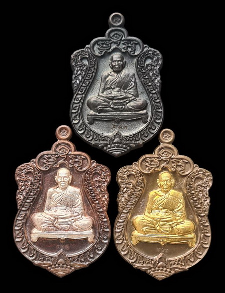 เคาะแรกแดง..สำเภาเศรษฐี ๒๕๖๓..รวม ๓ เหรียญ รายละเอียดในโพสต์..ล.พ.พัฒน์ วัดห้วยด้วน จ.นครสวรรค์ 