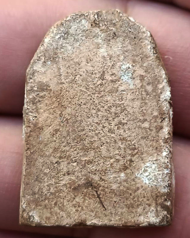 พระพิมพ์ซุ้มกอ ไม่ทราบเกจิ ขนาดประมาณ 3.1 x 2.2 ซ.ม. พระบ้านเก่าเก็บหลายสิบปี ไม่ทราบที่