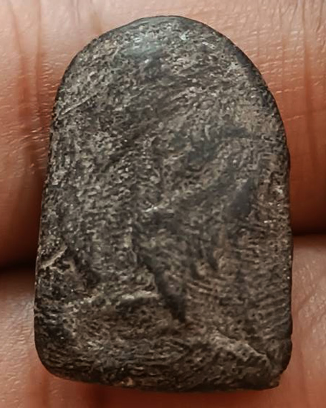 พระเนื้อดิน พิมพ์ซุ้มกอเล็ก ขนาดสูง 2.4 ซ.ม. พระบ้านเก่าเก็บหลายสิบปี ไม่ทราบเกจิสร้าง ตลับพร้อมใช้