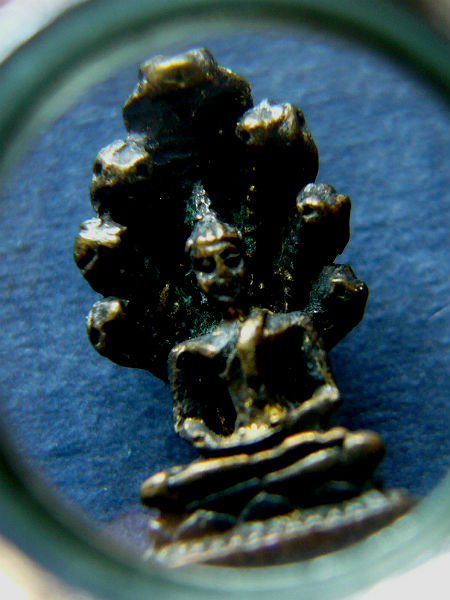 T8 นาคปรกลอยองค์ หลวงพ่อสาคร ที่ระลึกครบ 5 รอบ ชินบัญชร ทองเหลืองรมดำ ปี40