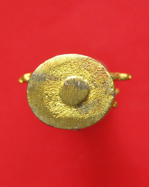 ท้าวเวสสุวรรณ รุ่นเสริมบารมี ปลุกเสกศาลเจ้าแม่สุชาดา จ.ลำปาง เนื้อทองสวิสผสม ปี 60 