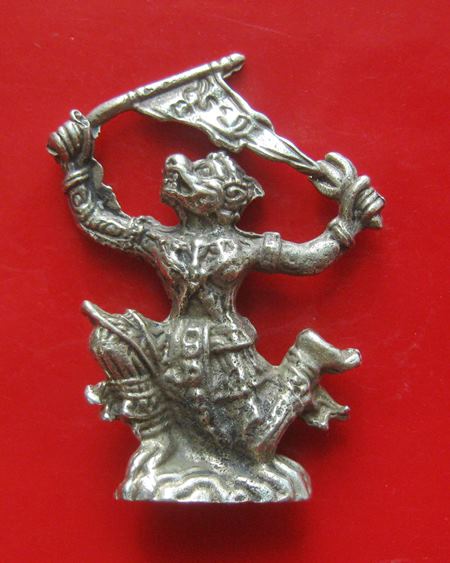 หนุมานเชิญธง หล่อโบราณ หลวงพ่อแล วัดพระทรง จ.เพชรบุรี เนื้อช้อนส้อม ปี 2545 ตอกโค้ตใต้ฐาน 