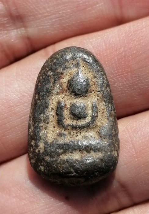 หลวงพ่อเนียม พระพิมพ์เศียรโล้น 2 หน้า เนื้อชิน วัดน้อย จ.สุพรรณบุรี ยุคต้น เคาะเดียว   