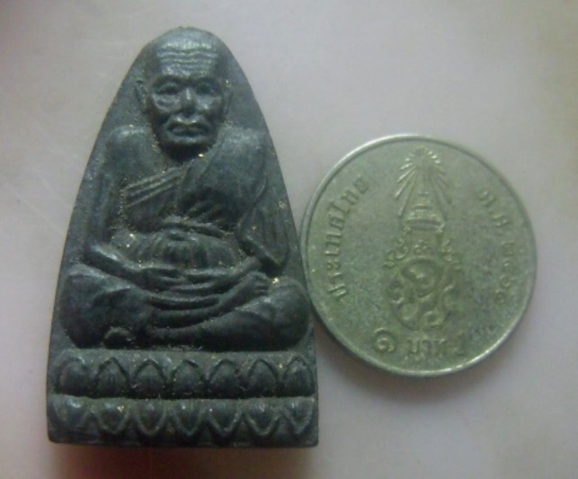 **เบา​ๆ​**พระหลวงปู่ทวด เนื้อว่าน รุ่น ๑ วัดธารโต จ.ยะลา ปี ๒๕๓๗**สวยๆ เชิญชมครับ