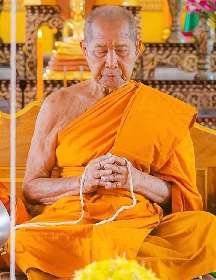 หลวงพ่อรวย อคคสาโร วัดมาบตาพุด จ.ระยอง รุ่นสร้างศาลา 66 ปลุกเสกวันที่ 9 เดือน 9