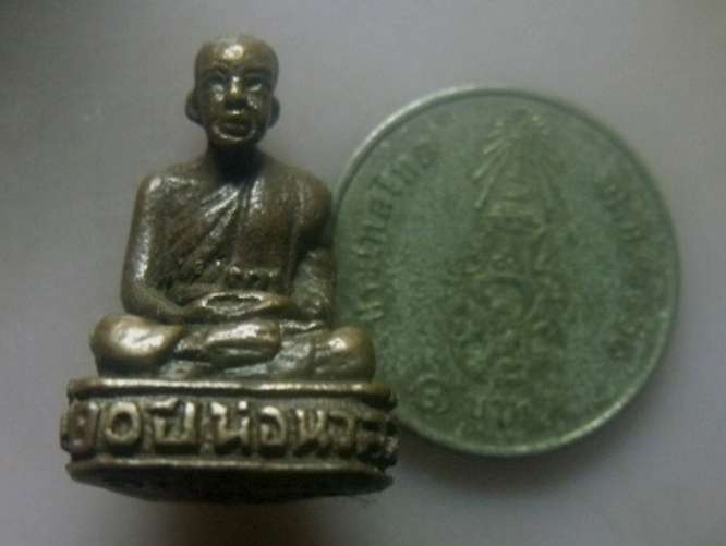 **เบาๆ**รูปหล่อพ่อท่านนวล อายุ ๘๐ ปี วัดประดิษฐาราม (ไสหร้า) อ.ทุ่งใหญ่ จ.นครศรีฯ**สวยๆ