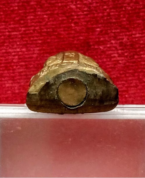 รูปเหมือนปั๊มรุ่นแรก หลวงปู่คำ วัดหนองแก ปี30 เนื้อทองเหลือง ตอกโค๊ตด้านลัง อุดกริ่ง...เคาะเดียวแดง.