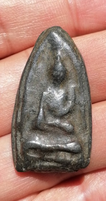 พระสรรค์นั่งไหล่ยก​ เนื้อชินเงิน​ หลวงพ่อกวย​ วัดโฆสิตาราม​ จ.ชัยนาท​ ยุคต้น​ หายาก เคาะเดียว    