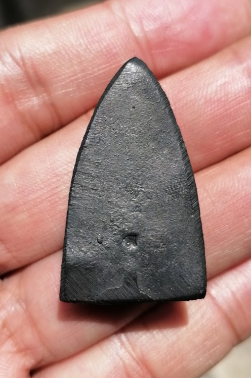 หลวงปู่ทวดพิมพ์หลังเตารีด ปี 05 วัดคอกหมู โค๊ดหมู 1 ตัว พิธีเดียวกับวัดช้างให้ ปี 05 เคาะเดียว  