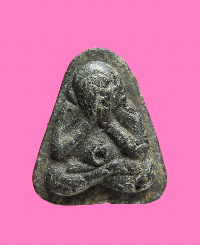 พระปิดตา เนื้อผงเขียว ไม่ทราบที่ มีเกสา หลังยันต์