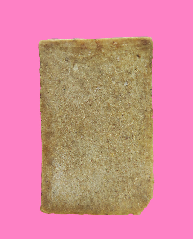 สมเด็จในบัวบาน เนื้อผงน้ำมันเก่า