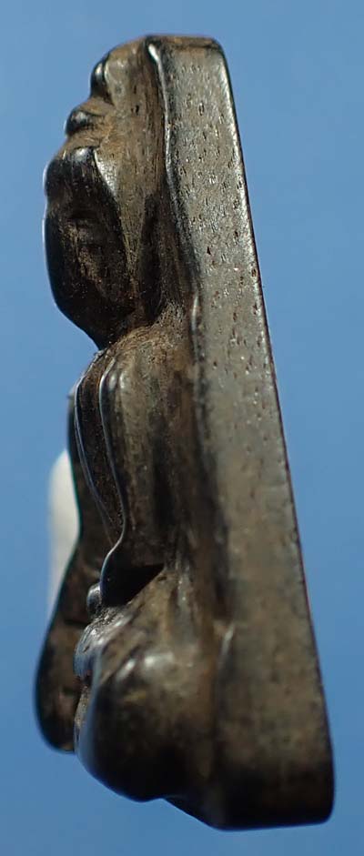 สมเด็จนางพญา*ไม้พญางิ้วดำ* พิมพ์เข่าโค้ง*หลวงพ่อเกษม เขมโก สำนักสุสานไตรลักษณ์ ประตูม้า จ.ลำปาง *108