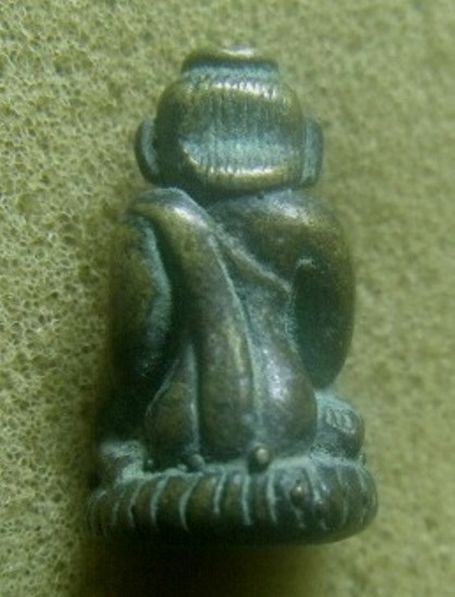 **เบา​ๆ​**นางกวักหล่อโบราณ เนื้อทองผสม เก่าๆ**เนื้อจัด สวยๆ เชิญชมครับ