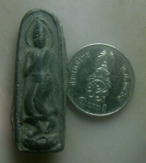 **เบาๆ**พระลีลากำแพงหย่อง เนื้อผงใบลาน หลวงพ่อกวย วัดโฆสิตาราม จ.ชัยนาท**เชิญชมครับ