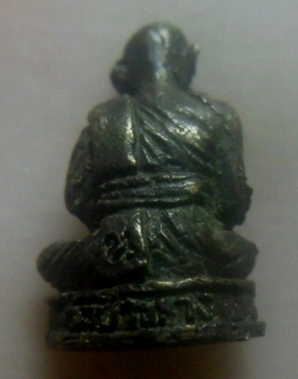 **เบาๆ**รูปหล่อรุ่นเเรก หลวงพ่อน้อย วัดป่ายาง อ.ลับแล จ.อุตรดิตถ์ ปี ๒๕๔๐**มีโค้ด สวยๆ