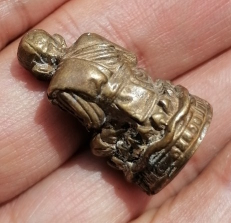 พระไม่ทราบที่ เคาะเดียว  