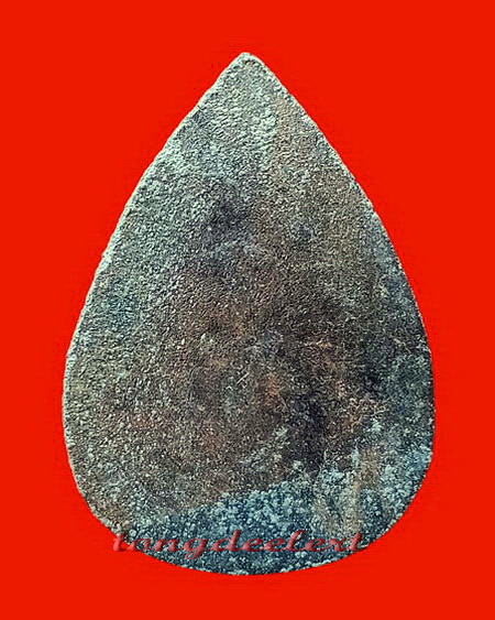 พระท่ากระดานกลีบบัวหลังวงเดือน หลวงพ่อนารถ วัดศรีโลหะราษฎร์บำรุง นิยมและหายากค่ะ