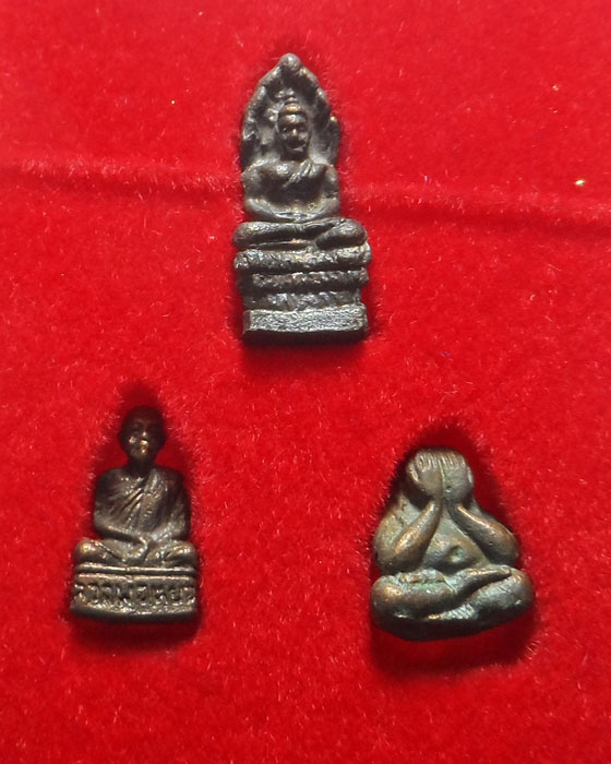 พระชุดไตรภาคี รุ่นสมปรารถนาเฮง หลวงพ่อหยอด วัดแก้วเจริญ จ.สมุทรสงคราม ปี๒๕๓๗