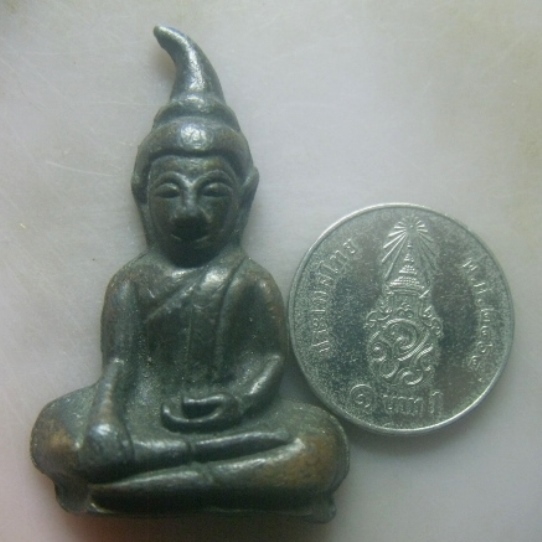 **เบาๆ**พระท่ากระดาน เนื้อชินตะกั่วอาบทองแดง เนื้อจัด เก่าๆ ไม่ทราบที่**สวยๆ เชิญชมครับ