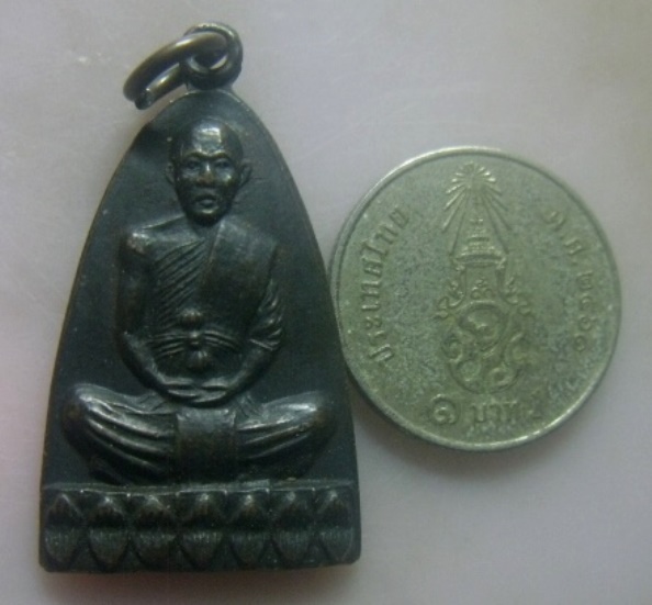 **เบา​ๆ​**เหรียญหลวงปู่โสม วัดท่าช้าง จ.นครนายก**หลังยันต์ห้า สวยๆ