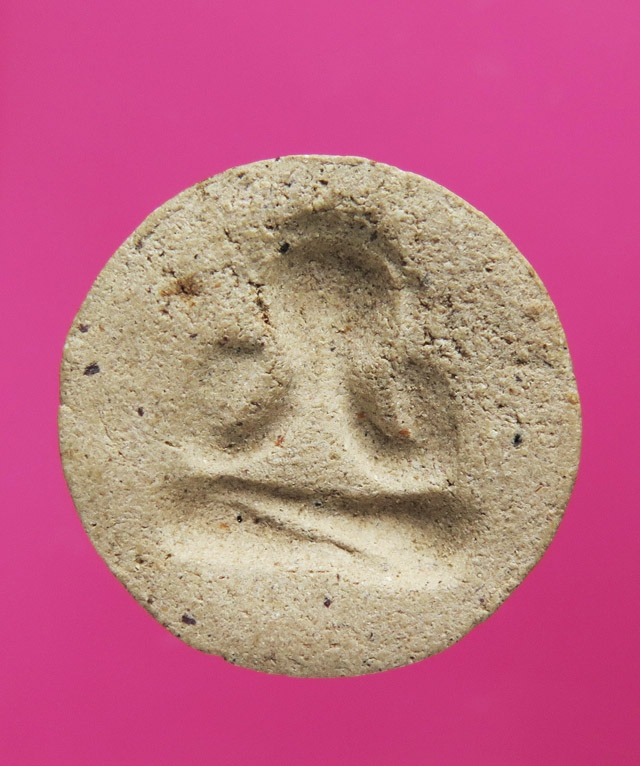 พระผง พิมพ์จันลอย หลวงปู่เหมือน วัดกำแพง หลังแบบพระปิดตา