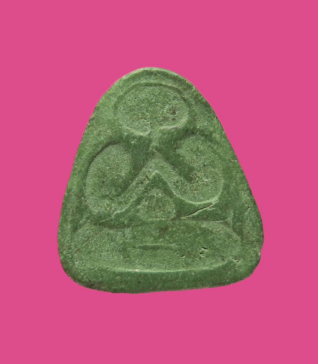 พระปิดตา วันพุทธ(สีเขียว) เจ้าคุณวิเชียร วัดเครือวัลย์ ชลบุรี  ปี 19