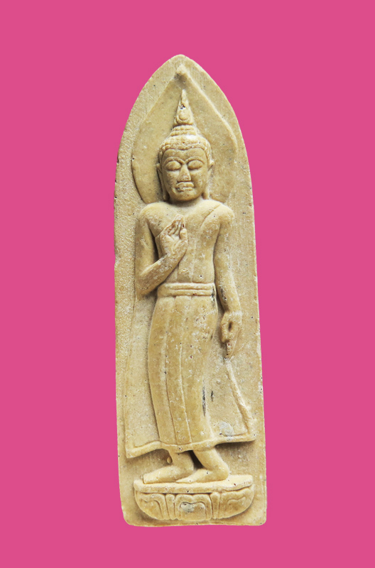 พระผง พิมพ์ลีลา หลังยันต์ นะทรหด ไม่ทราบที่ ขนาดสูงประมาณ 4.2 ซม.