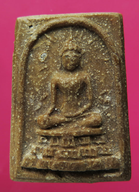 พระพุทธ เนื้อผงน้ำมัน เก่าจัด เม็ดผุดตามผิวแล้ว