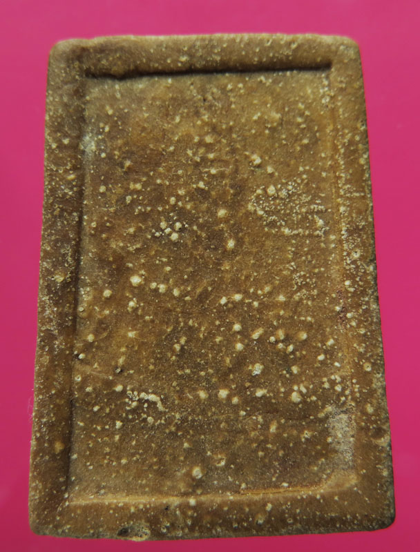 พระพุทธ เนื้อผงน้ำมัน เก่าจัด เม็ดผุดตามผิวแล้ว