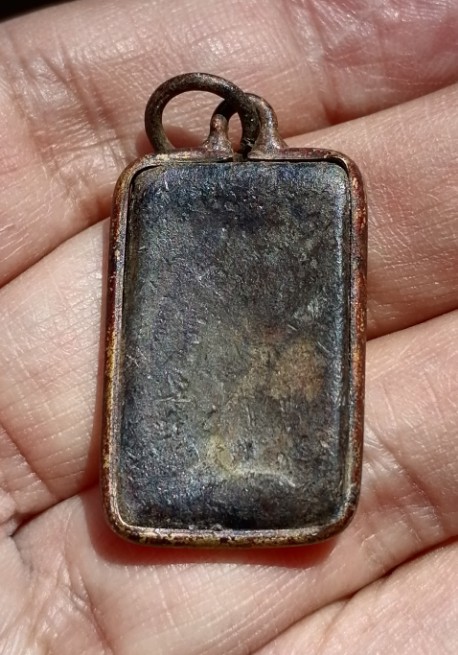 พระเนื้อชินพร้อมกรอบเก่าๆ​ไม่ทราบที่ เคาะเดียว    