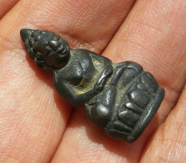 พระไม่ทราบที่ เคาะเดียว   