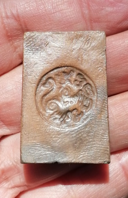 พระสมเด็จหูบายศรี ฐานตาราง เนื้อดิน หลวงพ่อกวย วัดโฆสิตาราม จ.ชัยนาท เคาะเดียว    