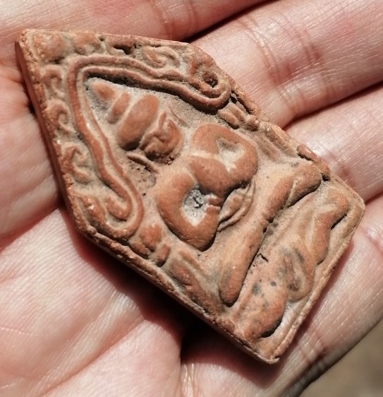 ขุนแผนปลุกกุมาร​ หลังยันต์(นะ)​กันปืน เนื้อดิน หลวงพ่อกวย​ วัดโฆษิตาราม​ ยุคต้น เคาะเดียว    