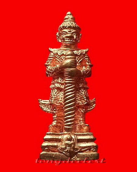 รูปหล่อท้าวเวสสุวรรณ พระอาจารย์อิฏฐ์ วัดจุฬามณี จ.สุมทรสงคราม สวยมากค่ะ