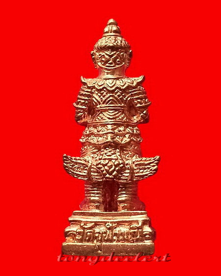 รูปหล่อท้าวเวสสุวรรณ พระอาจารย์อิฏฐ์ วัดจุฬามณี จ.สุมทรสงคราม สวยมากค่ะ