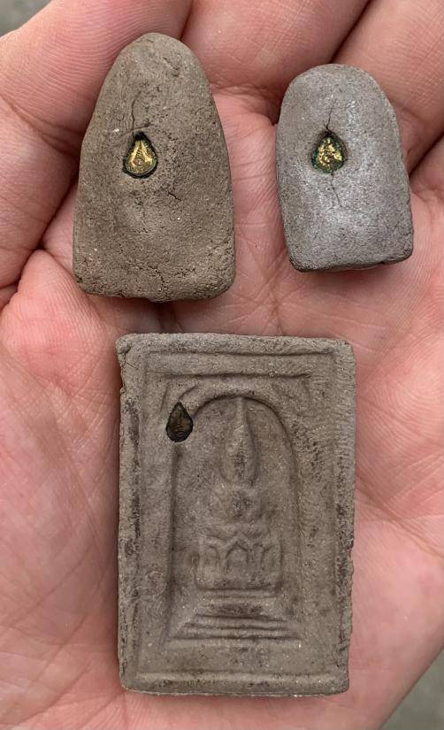 หลววปู่ทวด เนื้อว่าน รุ่น สร้างพระตำหนักปากพนัง 3 องค์ เคาะเดียว 950